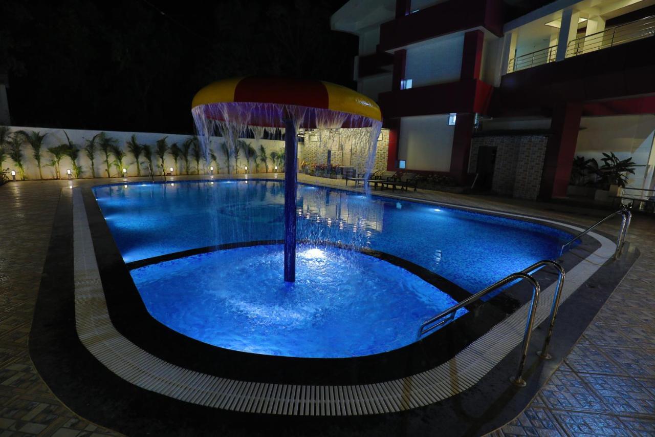 Imperial Grande Resort Лонавала Екстериор снимка