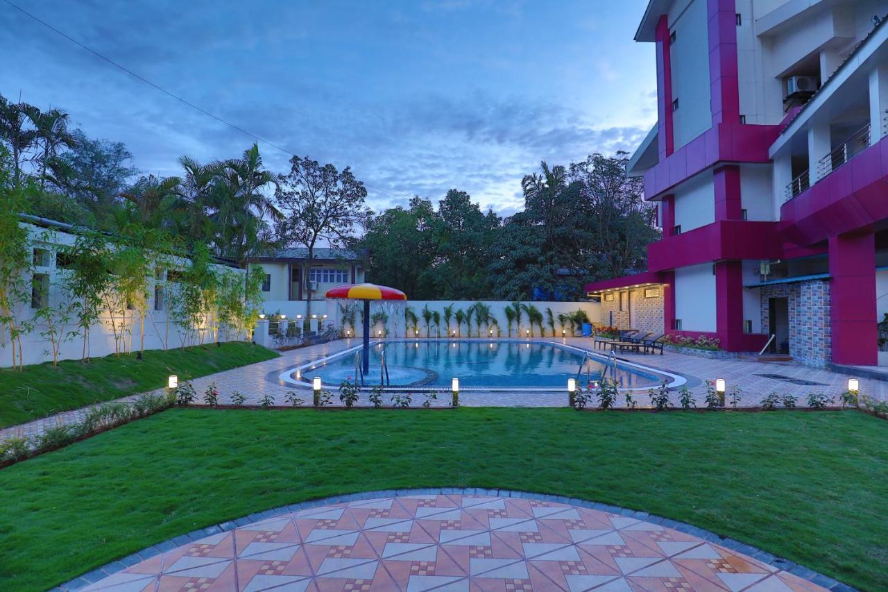 Imperial Grande Resort Лонавала Екстериор снимка