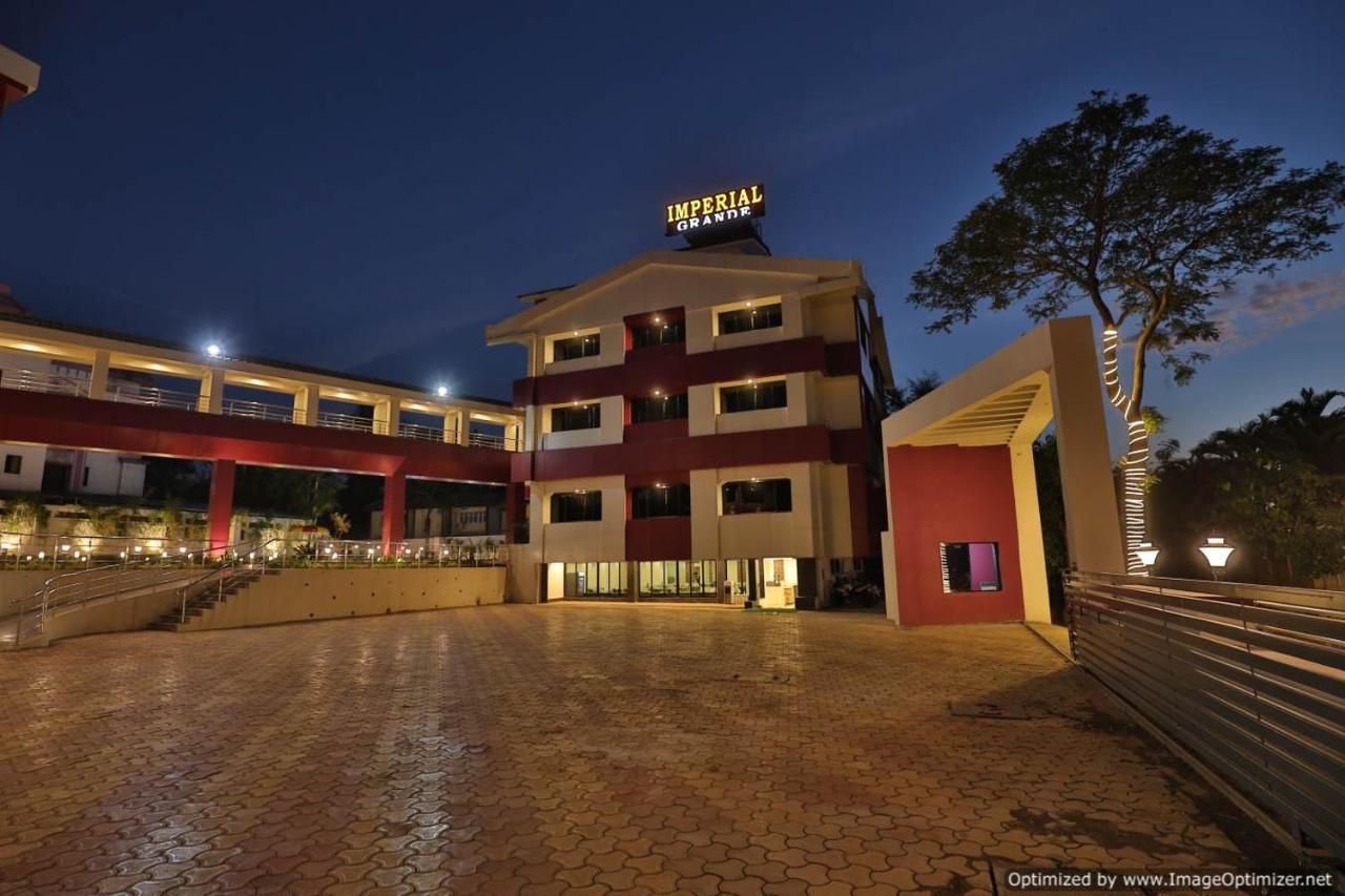 Imperial Grande Resort Лонавала Екстериор снимка