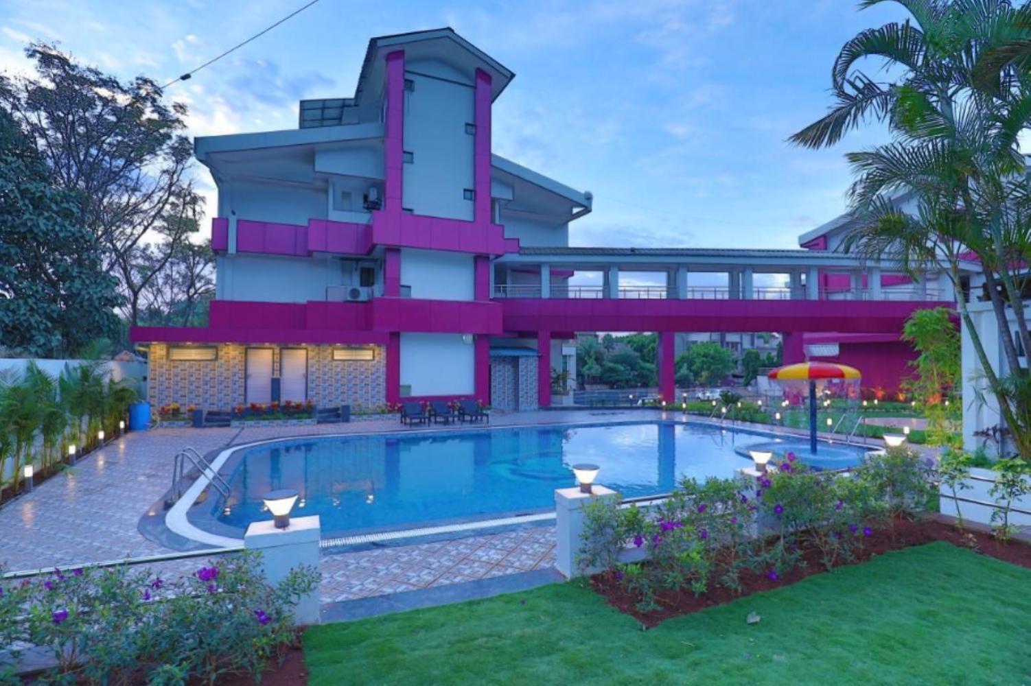 Imperial Grande Resort Лонавала Екстериор снимка
