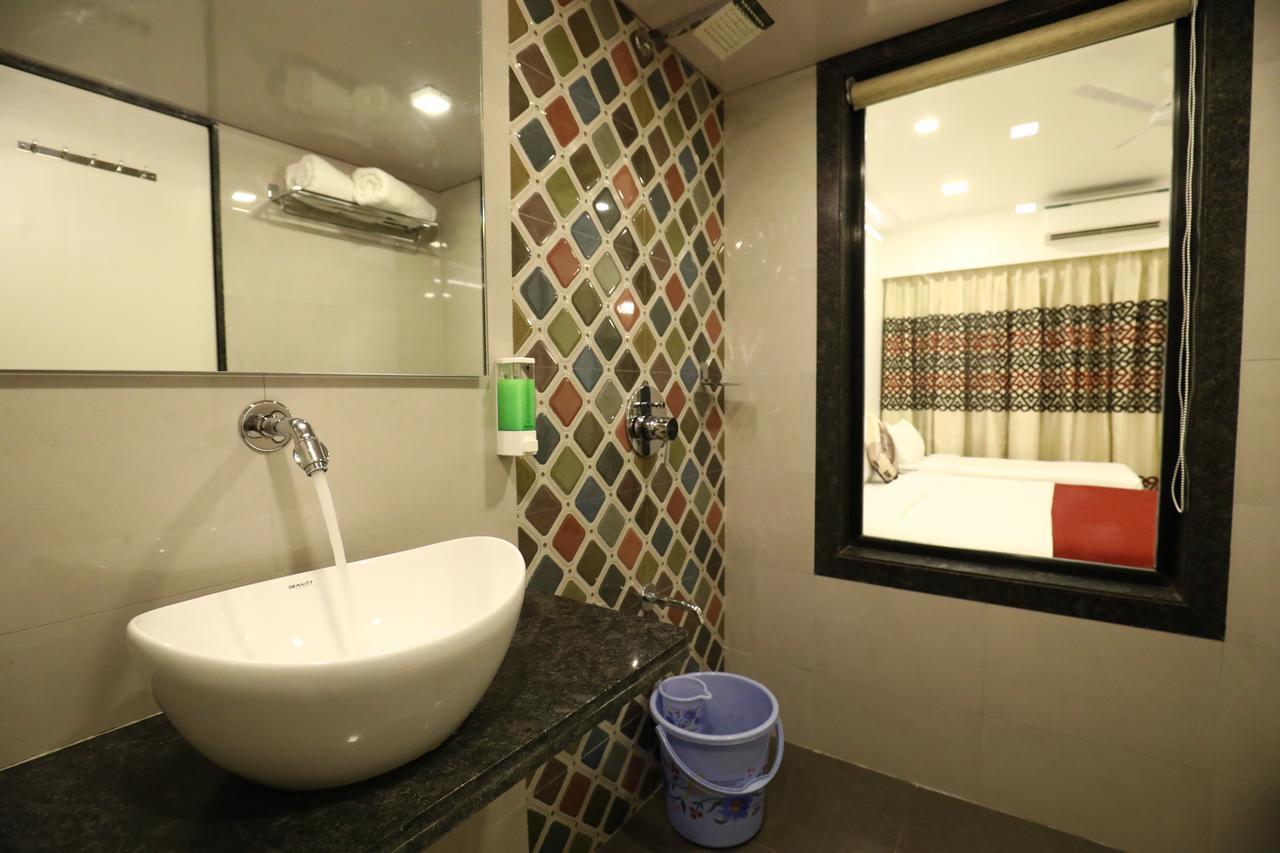 Imperial Grande Resort Лонавала Екстериор снимка