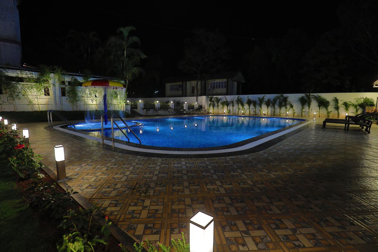 Imperial Grande Resort Лонавала Екстериор снимка